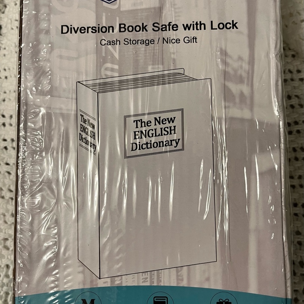 NWT Diversion Book Safe with Lock- For Discreet Storage